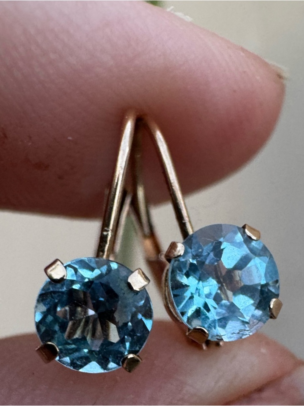 Solid 10k yellow gold genuine blue topaz lever back earrings/new